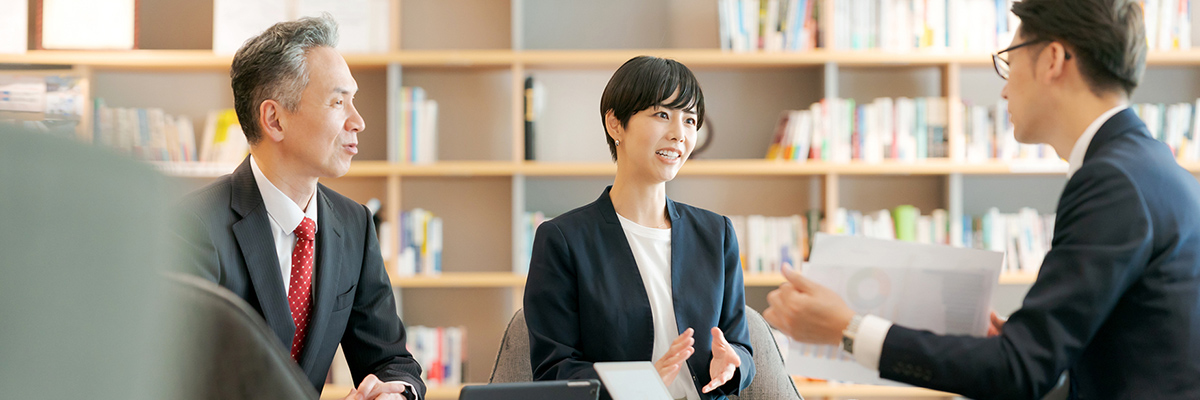 仕事中の様子をイメージした写真