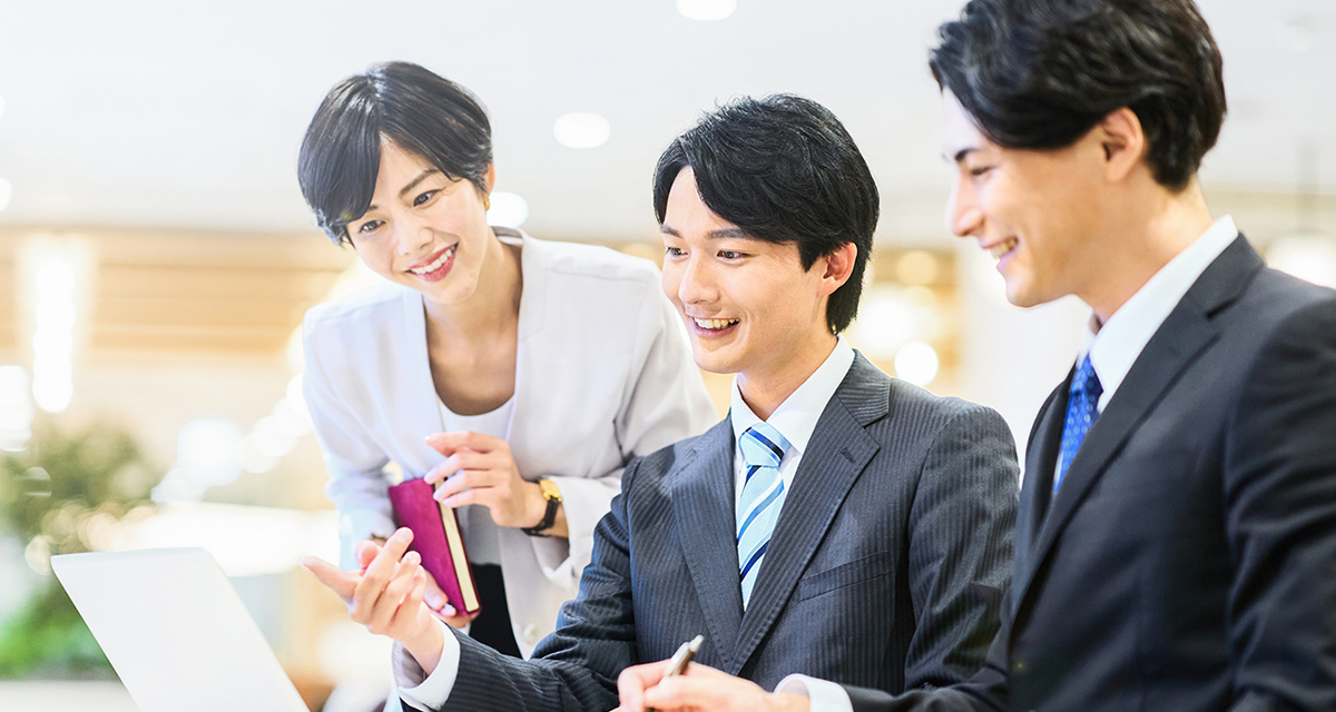 会議中の様子をイメージした写真